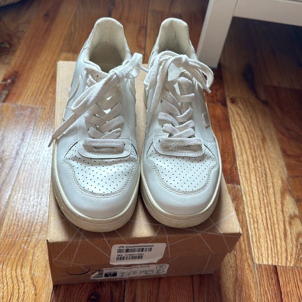 VEJAs extra white sneakers V-10
